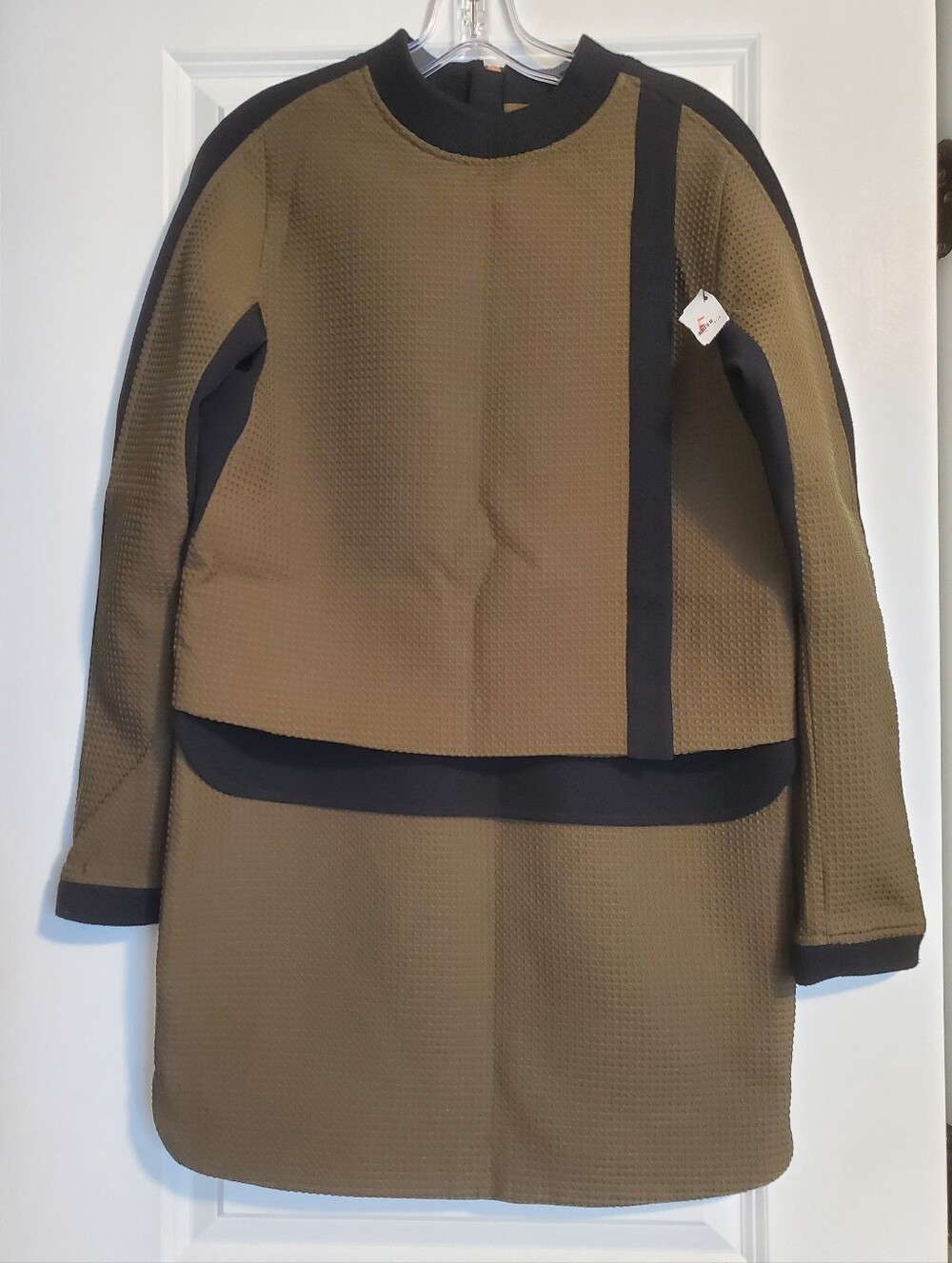 ASOS Olive and Black Waffle Zip-Back Shirt  Size 4 Dress.  NWT (torn tag).